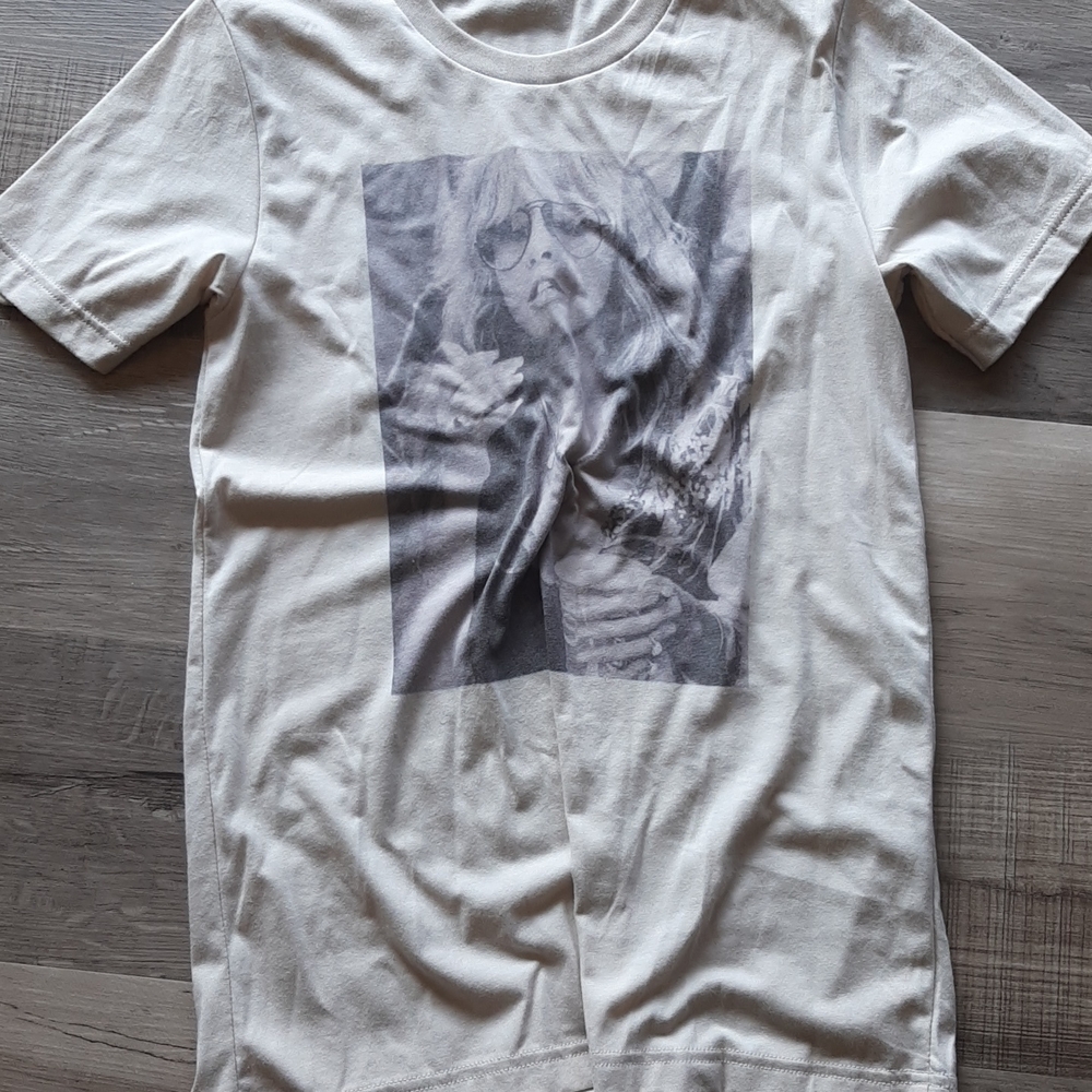 Graphic Print Women's Short Sleeve Tee - White